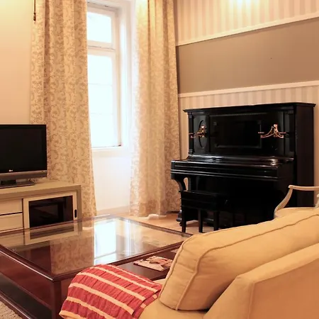 Fanqueiros Apartment