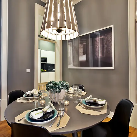 Fanqueiros Apartment *
